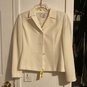 Cream/white colored blazer